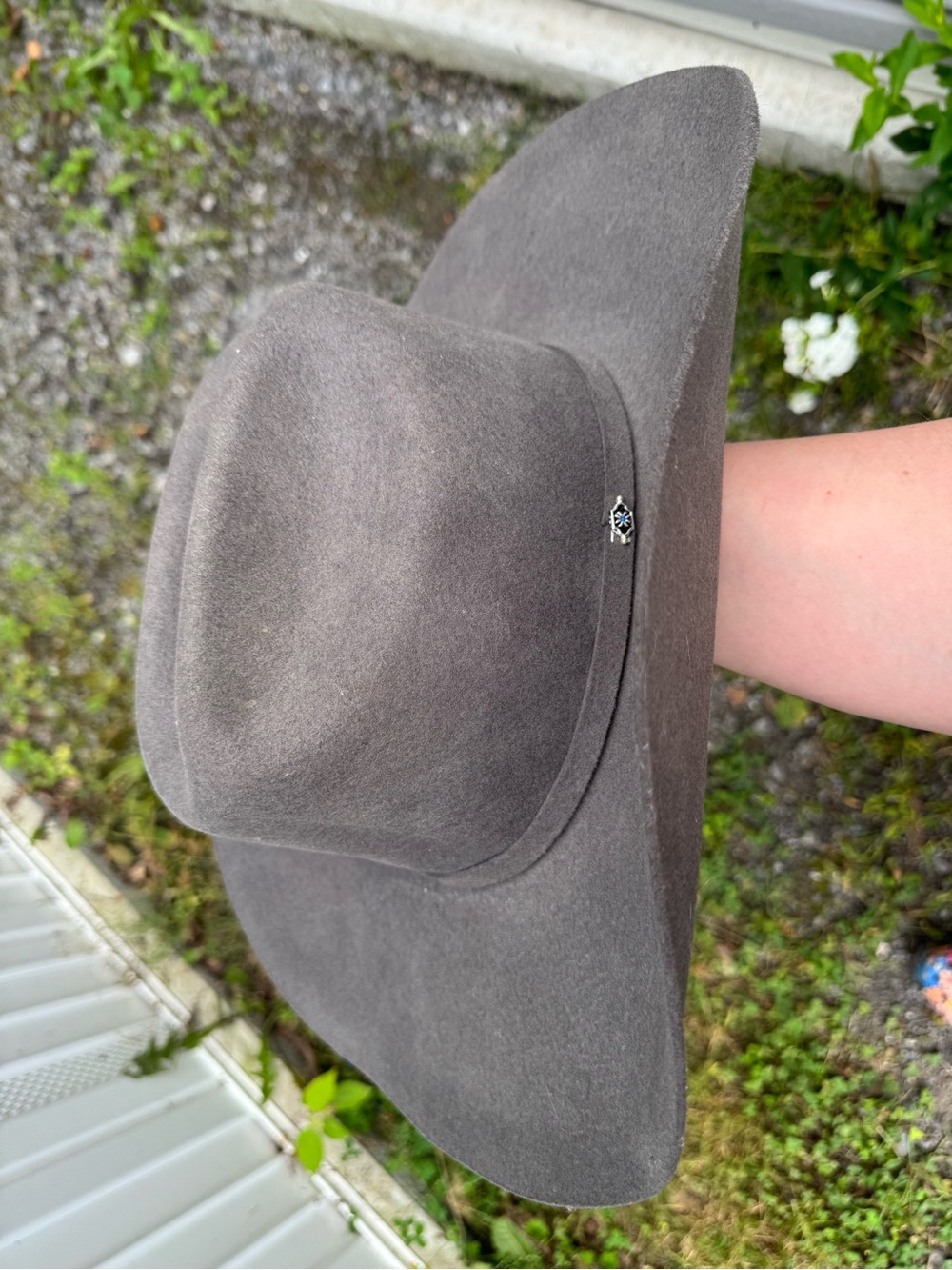 Stetson Wide-Brim Felt Hat in Gray with Subtle Band Accent